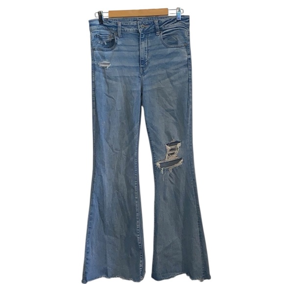 American Eagle Next Level Ripped Super High-Waisted Flare Jeans light blue - Picture 7 of 10